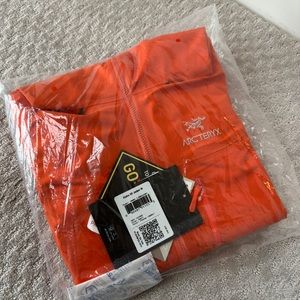$500 Arc’teryx Alpha SV Jacket Women’s Small